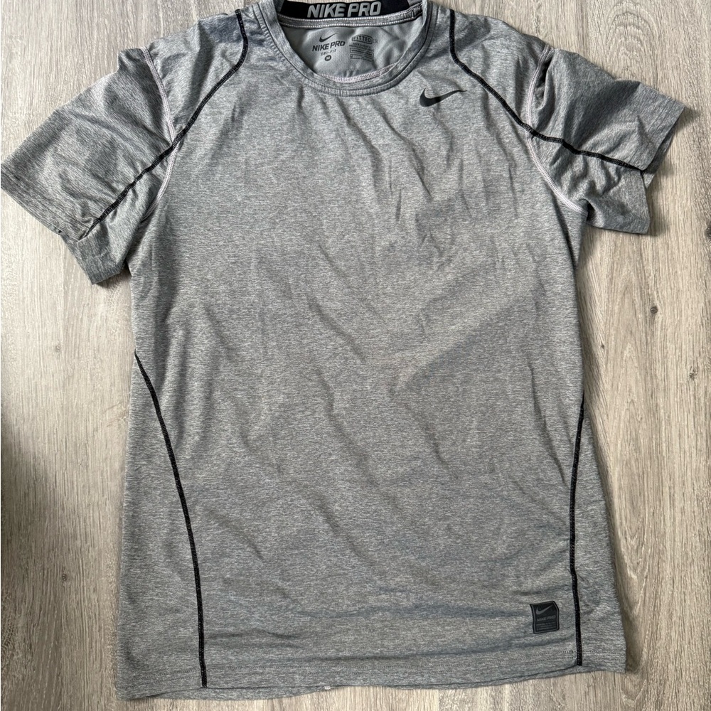 Nike Pro Men's Short Sleeve Gray Tee